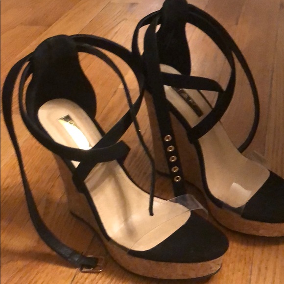 NWOT Liliana Black Suede Platform Wedge Heels - Picture 8 of 8